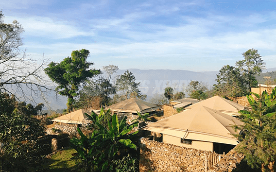 Camp de tentes du village