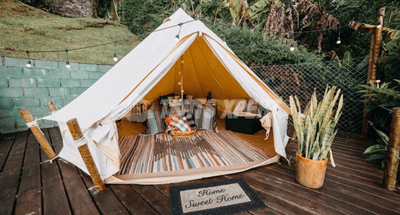 Creating a Temporary Glamping Escape During Home Renovations