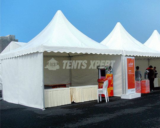 Tente de pagode pour le festival