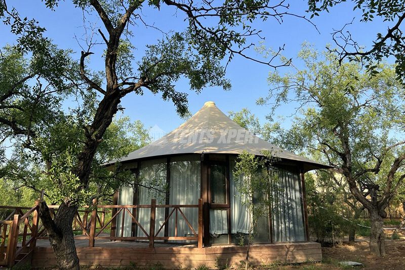 Glass Wall Tent 01