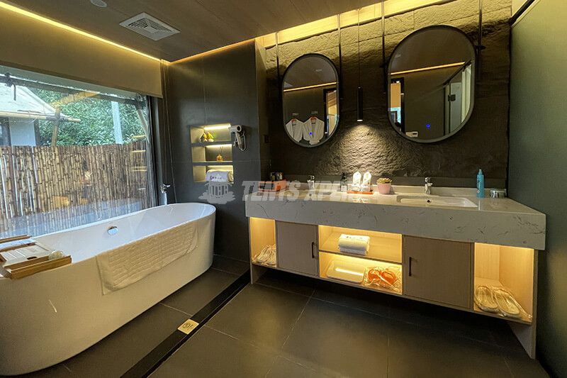 tente avec salle de bain