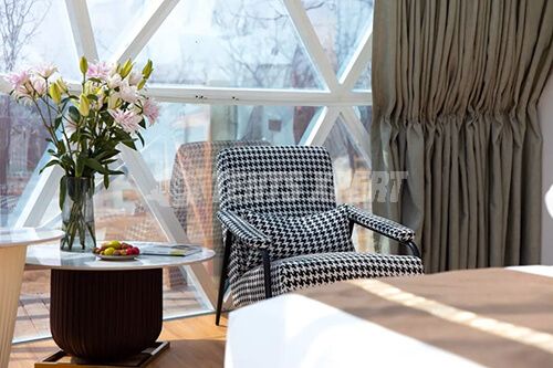 glass igloo interior 03